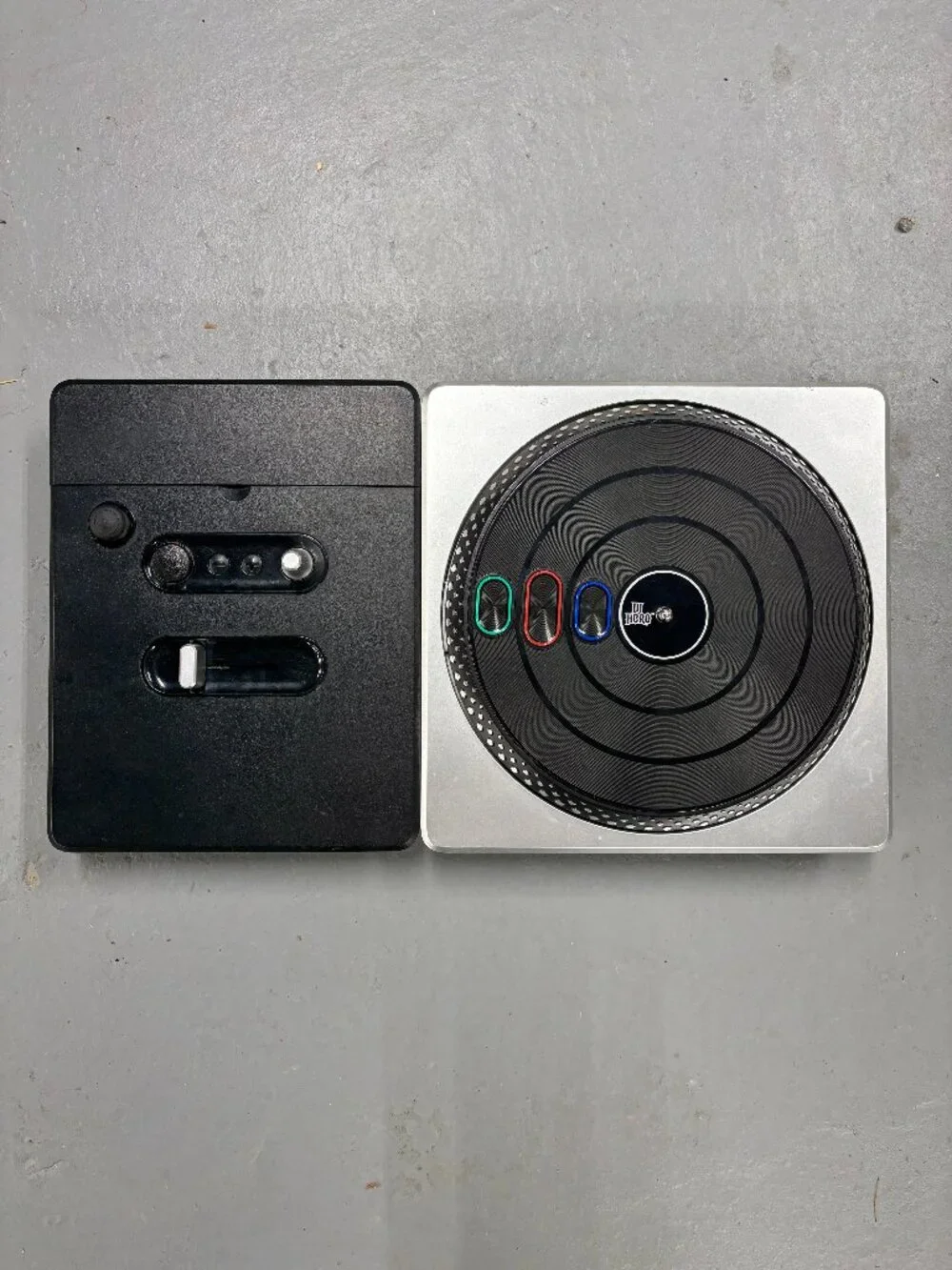 2009 Activision DJ Hero Nintendo Wii Wireless Turntable Controller
